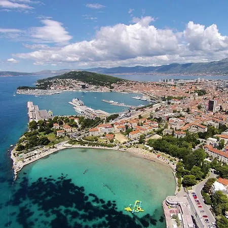 With A Parking Space - 15769 スプリト