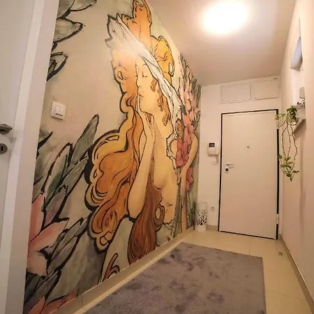 With A Parking Space - 15769 Apartment Split