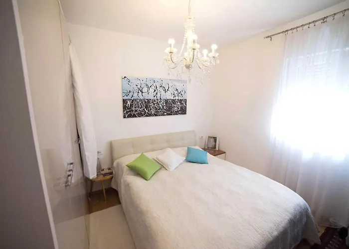 아파트 With A Parking Space - 15769 스플리트