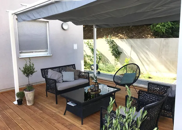 With A Parking Space - 15769 아파트